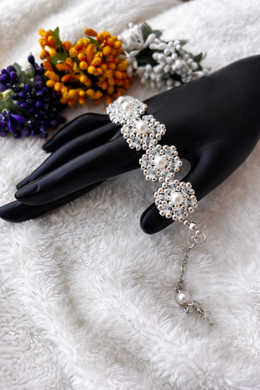 Elegant White Floral Pearl Bracelet