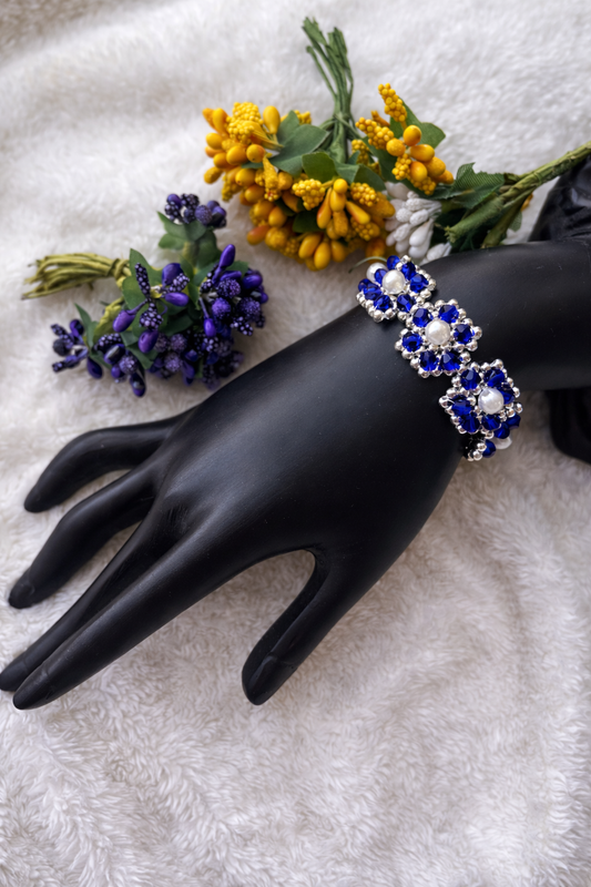 Elegant Blue Floral Pearl Bracelet