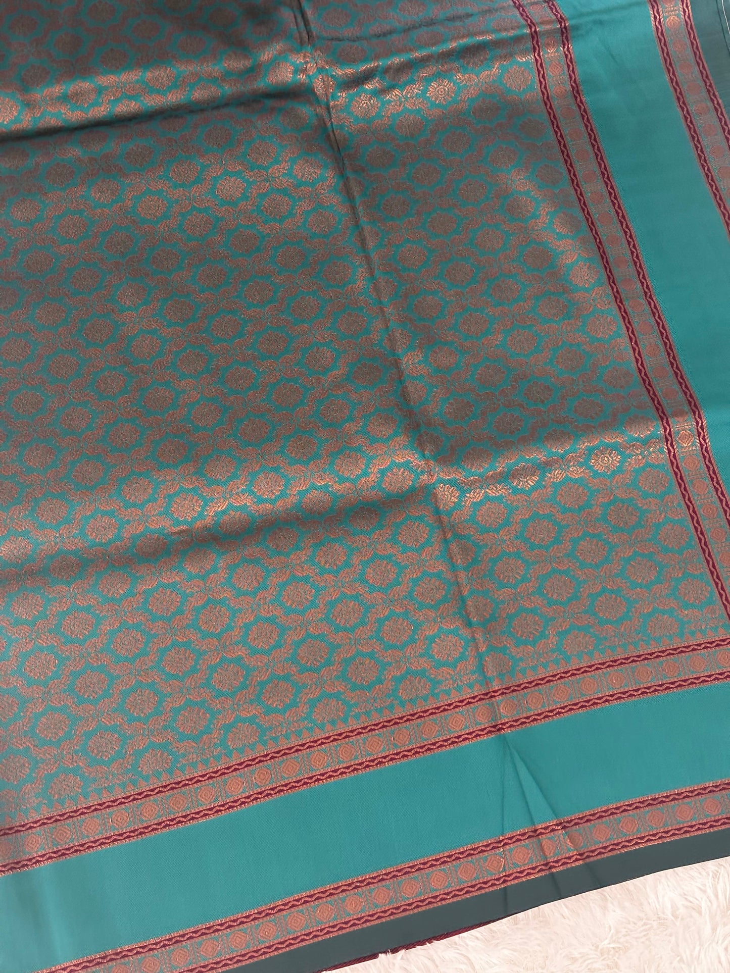 Red & Teal Dual-Tone Silk Saree with Classic Woven Border and Tassels