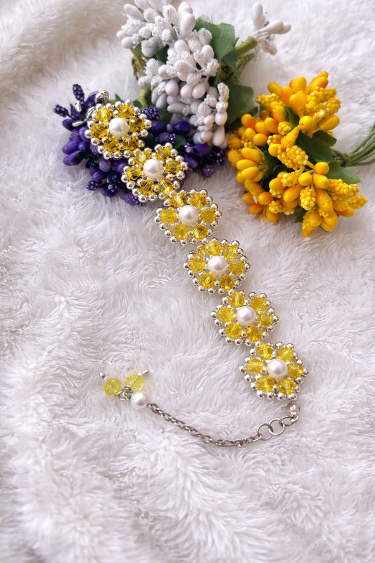 Elegant Yellow Floral Pearl Bracelet